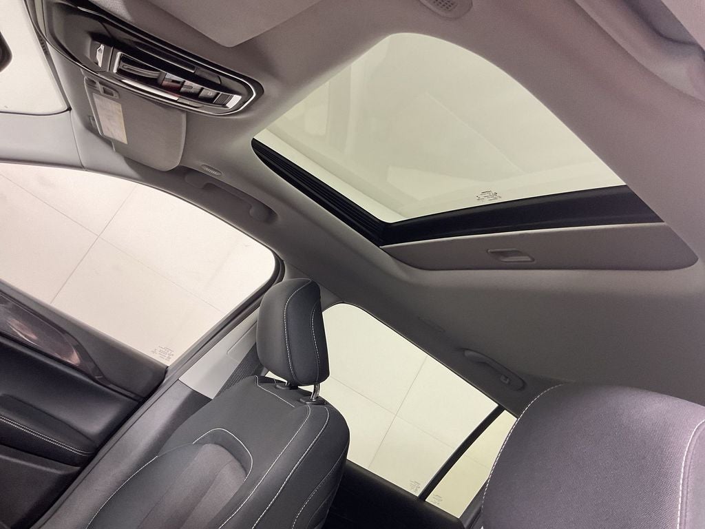 2022 Jeep Grand Cherokee L Laredo