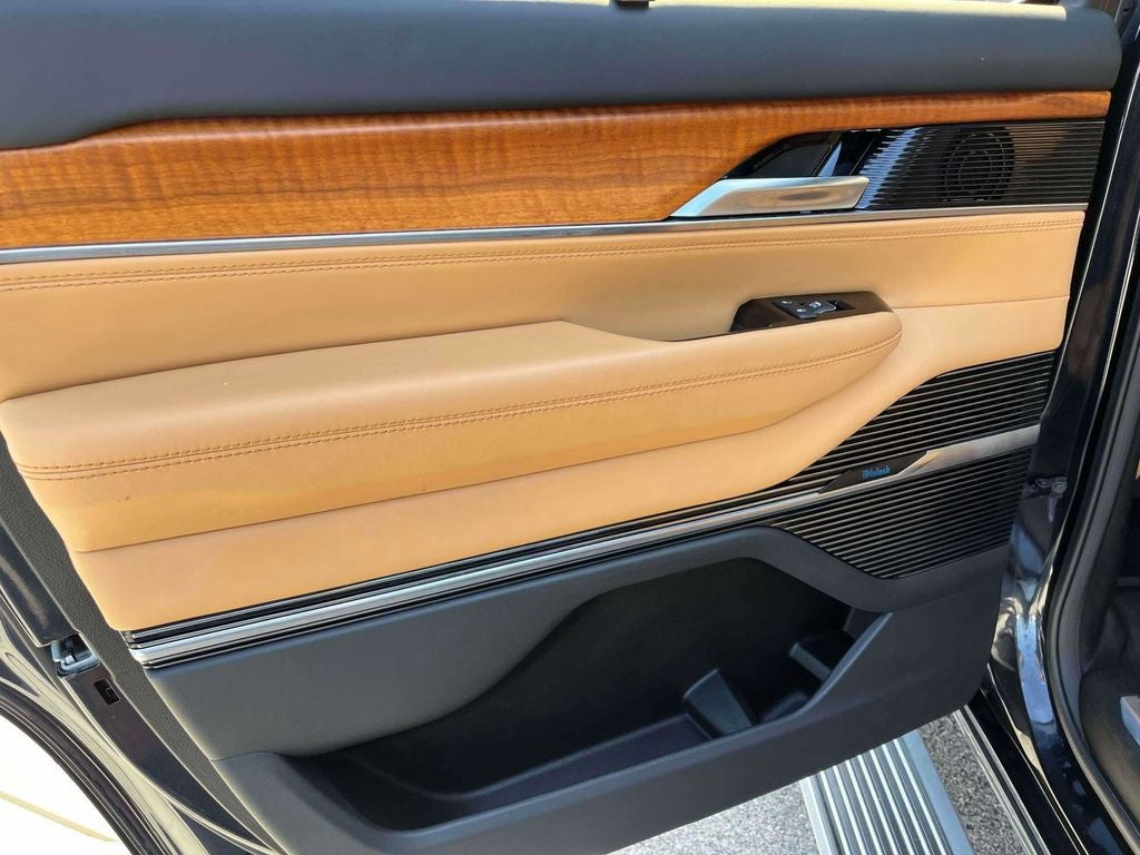 2022 Jeep Grand Wagoneer Series III