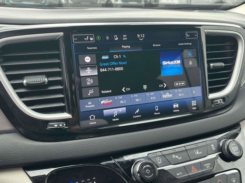 2024 Chrysler Pacifica Touring L