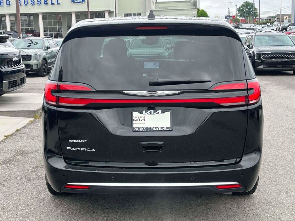 2025 Chrysler Pacifica Select