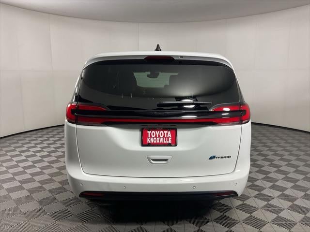 2024 Chrysler Pacifica Hybrid Select