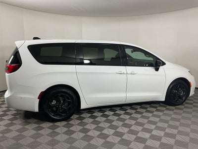 2024 Chrysler Pacifica Hybrid Select