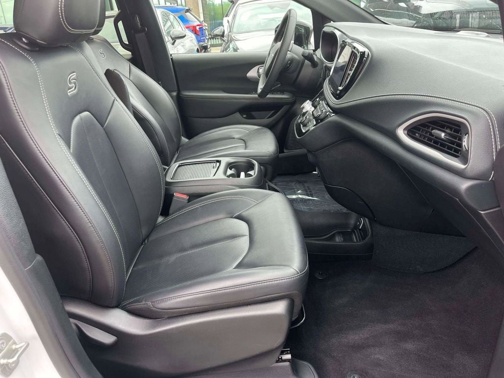 2024 Chrysler Pacifica Hybrid Select