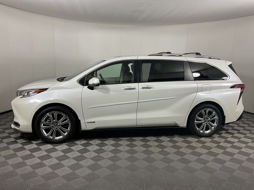 2021 Toyota Sienna Platinum 7 Passenger