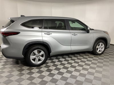 2024 Toyota Highlander LE