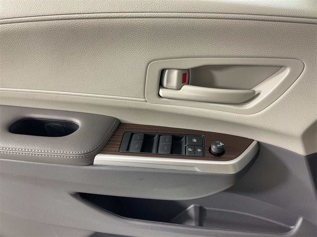 2024 Toyota Sienna LE 8 Passenger