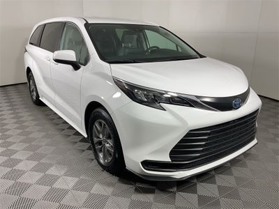 2024 Toyota Sienna LE 8 Passenger