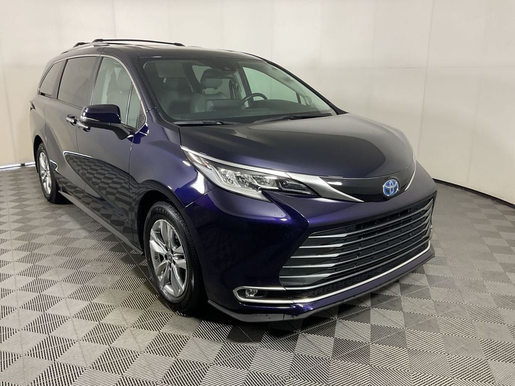 2023 Toyota Sienna Limited 7 Passenger