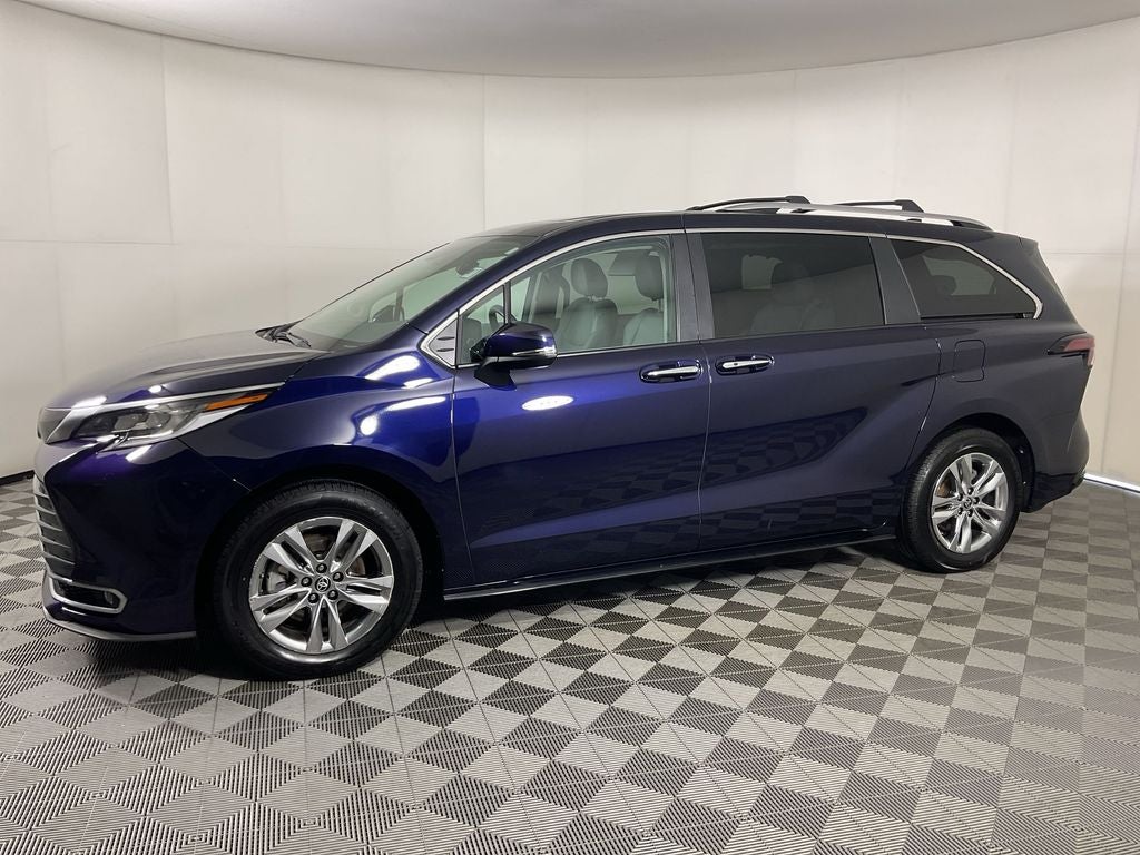2023 Toyota Sienna Limited 7 Passenger