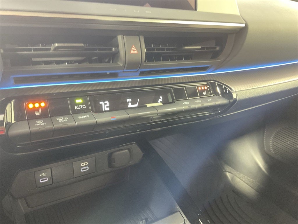 2025 Toyota Prius XLE