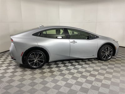 2025 Toyota Prius XLE