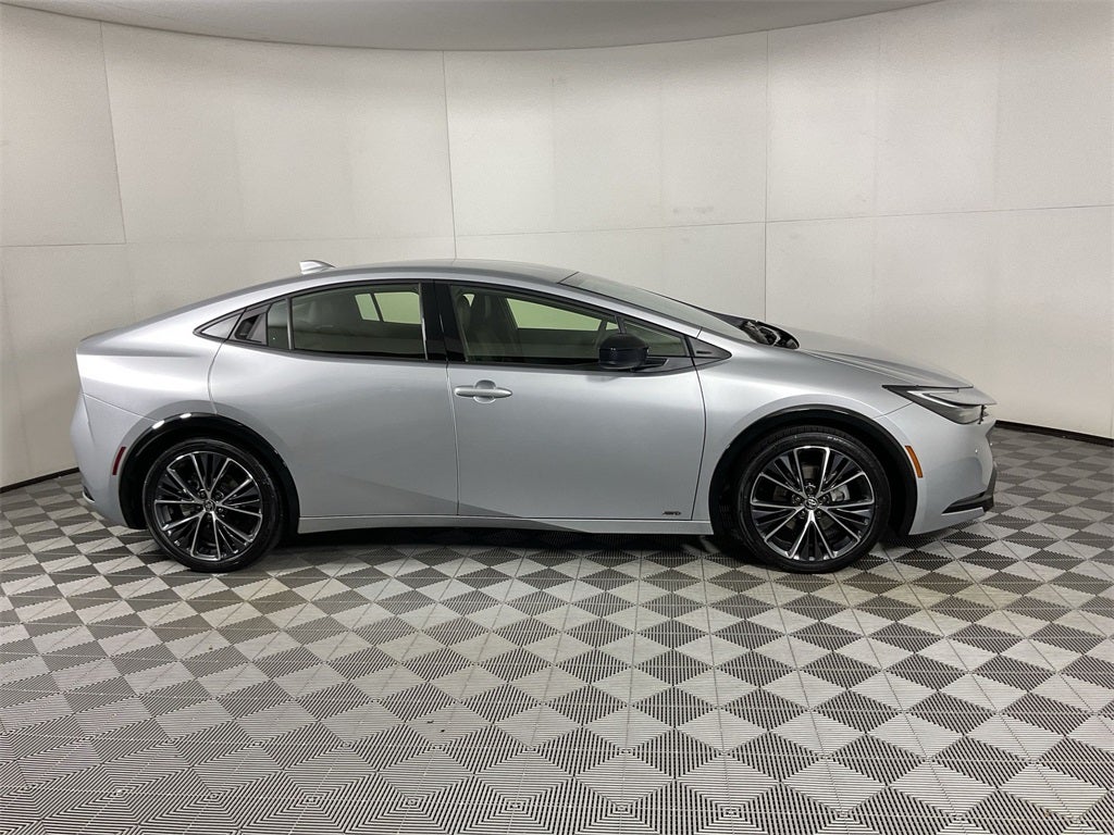 2025 Toyota Prius XLE