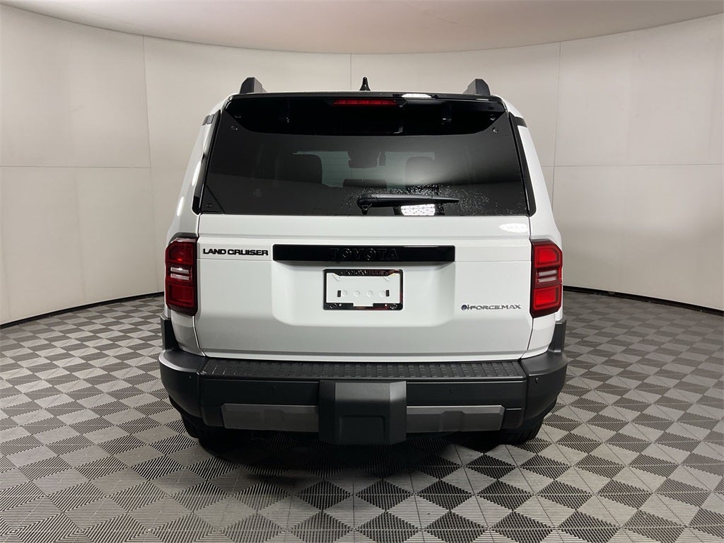 2025 Toyota Land Cruiser Premium