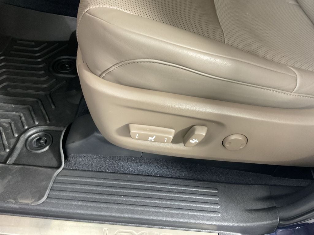 2023 Lexus GX 460 Premium Plus