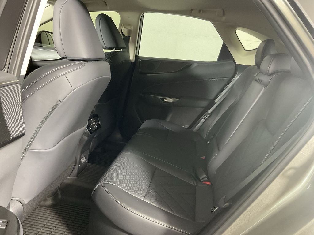 2025 Lexus NX 450h+ Luxury