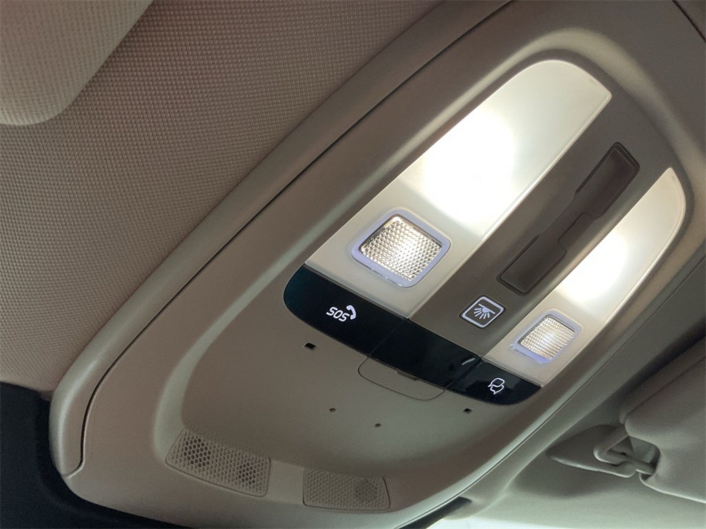 2025 Volvo XC90 B6 Ultra