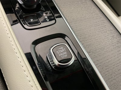 2025 Volvo XC90 B6 Ultra