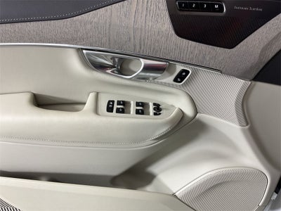 2025 Volvo XC90 B6 Ultra