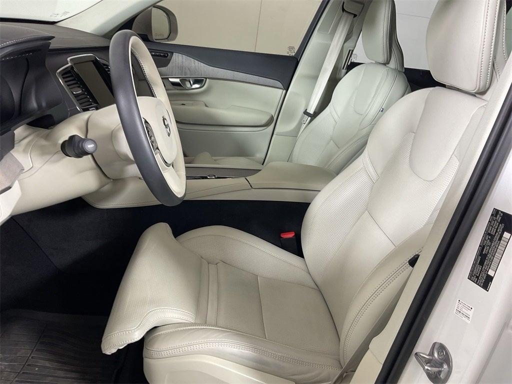 2025 Volvo XC90 B6 Ultra