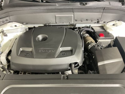 2020 Volvo XC90 T6 Momentum