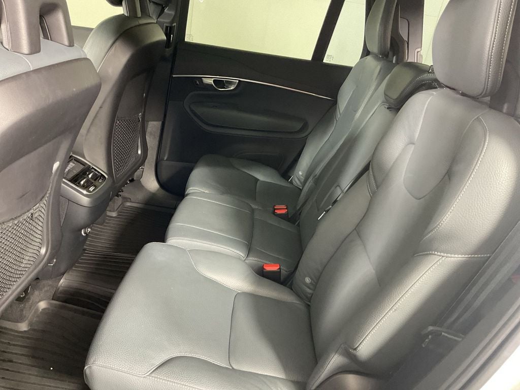 2020 Volvo XC90 T6 Momentum