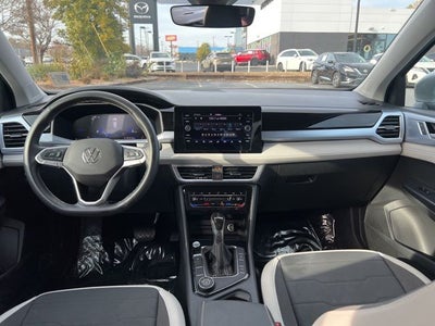 2025 Volkswagen Taos SE
