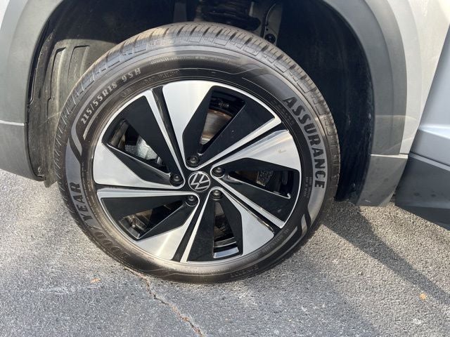 2025 Volkswagen Taos SE