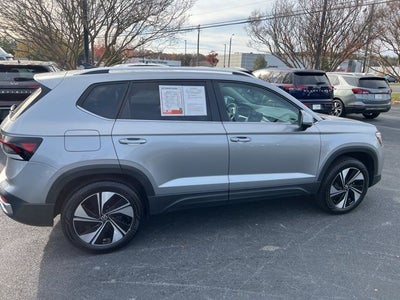 2025 Volkswagen Taos SE