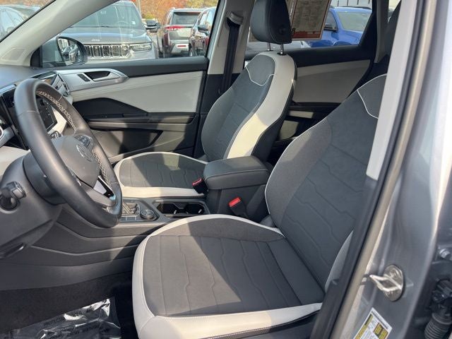 2025 Volkswagen Taos SE