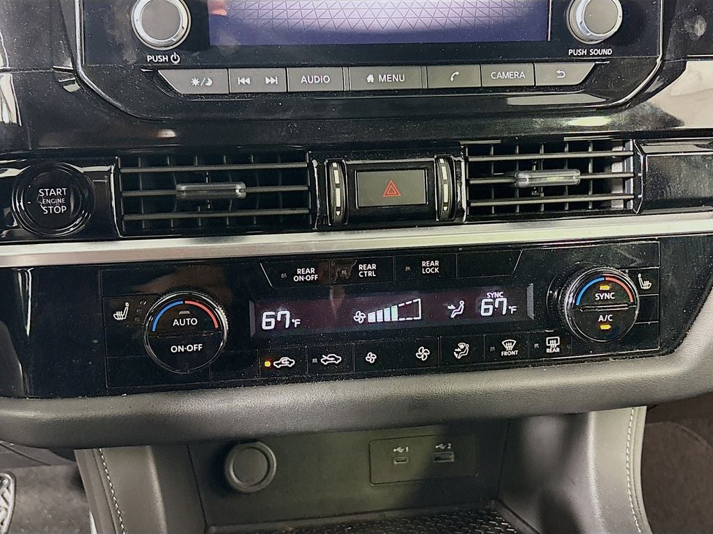 2025 Nissan Pathfinder SV