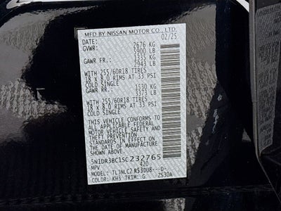 2025 Nissan Pathfinder SV