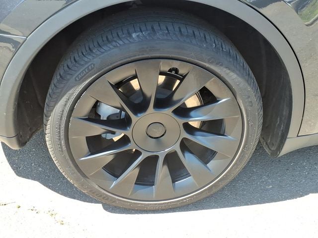 2024 Tesla Model Y Standard Range