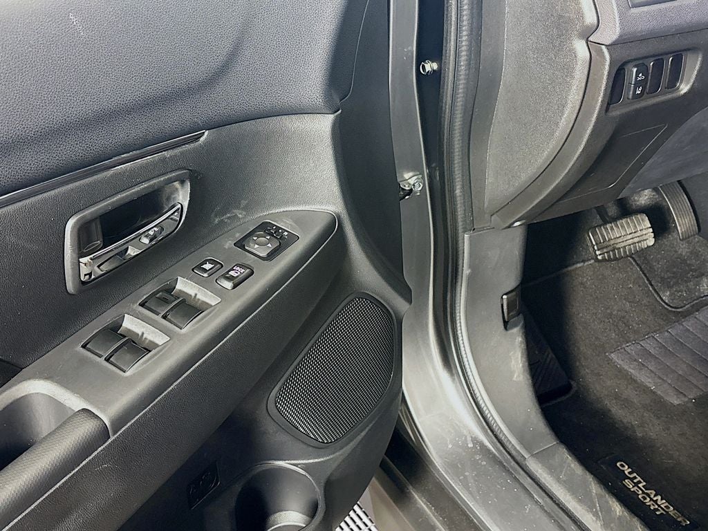 2025 Mitsubishi Outlander Sport ES