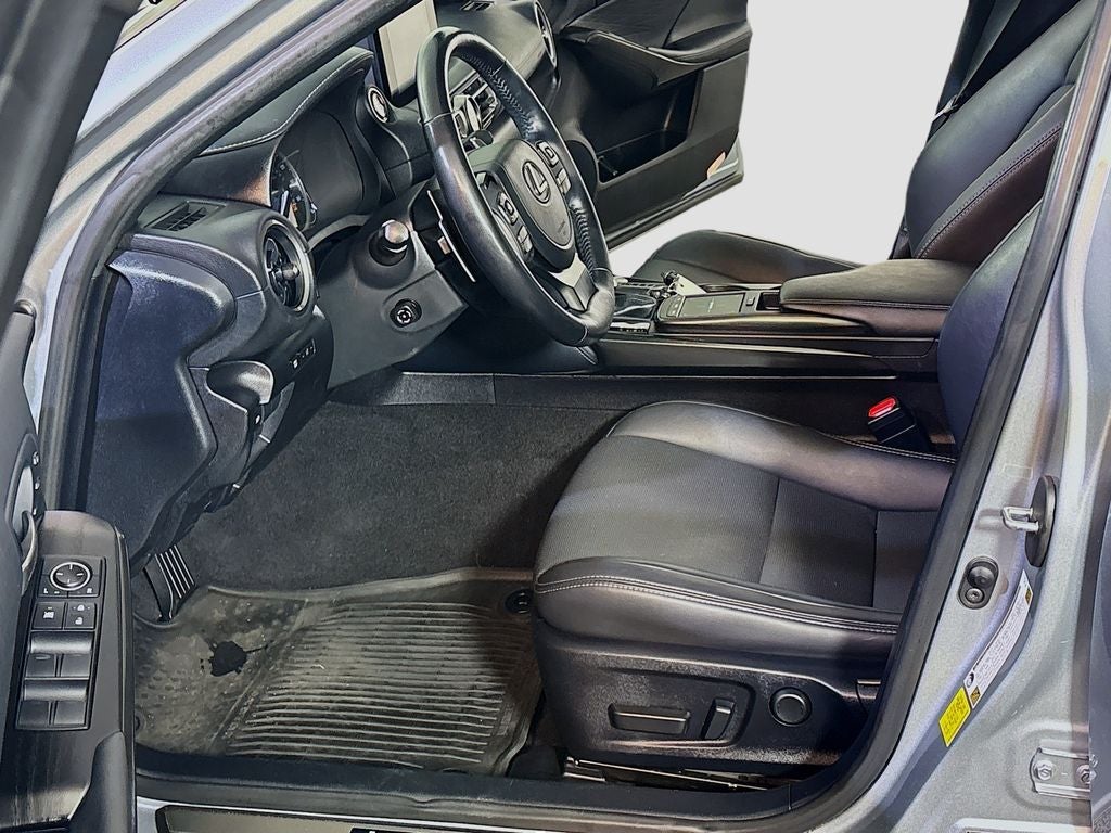 2022 Lexus IS 300 Base