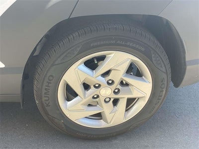 2025 Hyundai Kona SE