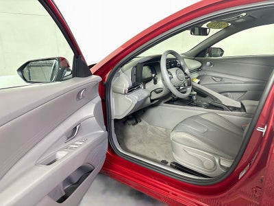 2025 Hyundai Elantra SE
