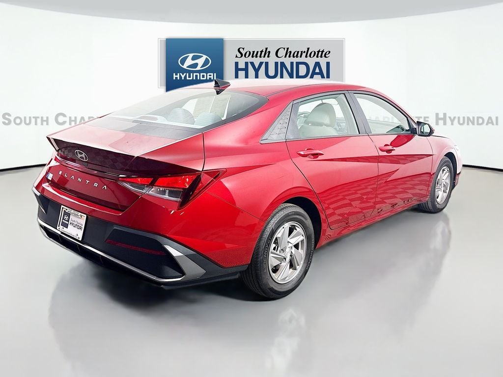 2025 Hyundai Elantra SE