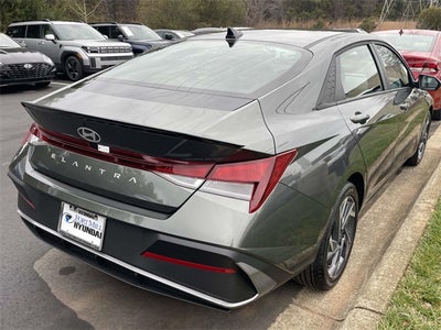 2025 Hyundai Elantra SEL Sport
