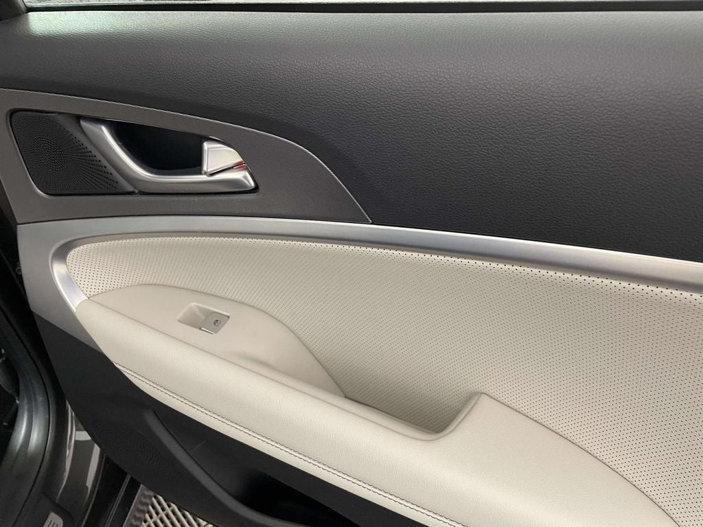 2024 Genesis G70 2.5T