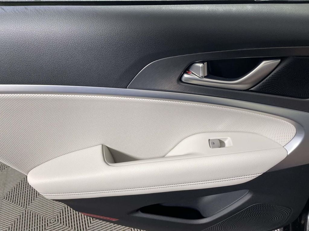 2024 Genesis G70 2.5T