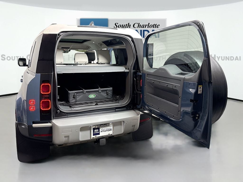 2023 Land Rover Defender SE