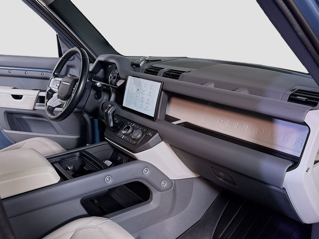 2023 Land Rover Defender SE