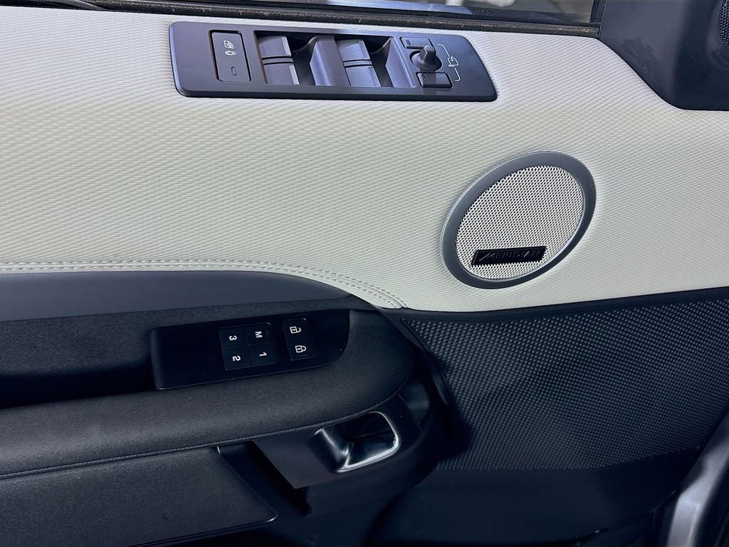 2023 Land Rover Discovery S R-Dynamic