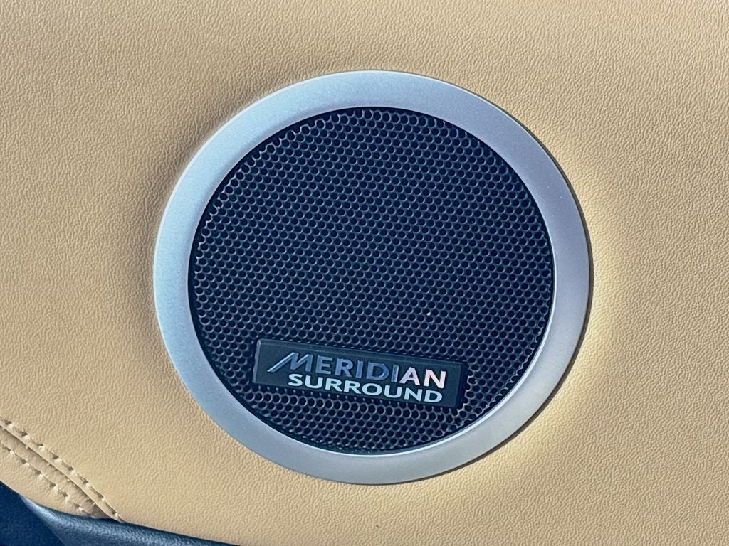 2023 Land Rover Discovery Metropolitan Edition