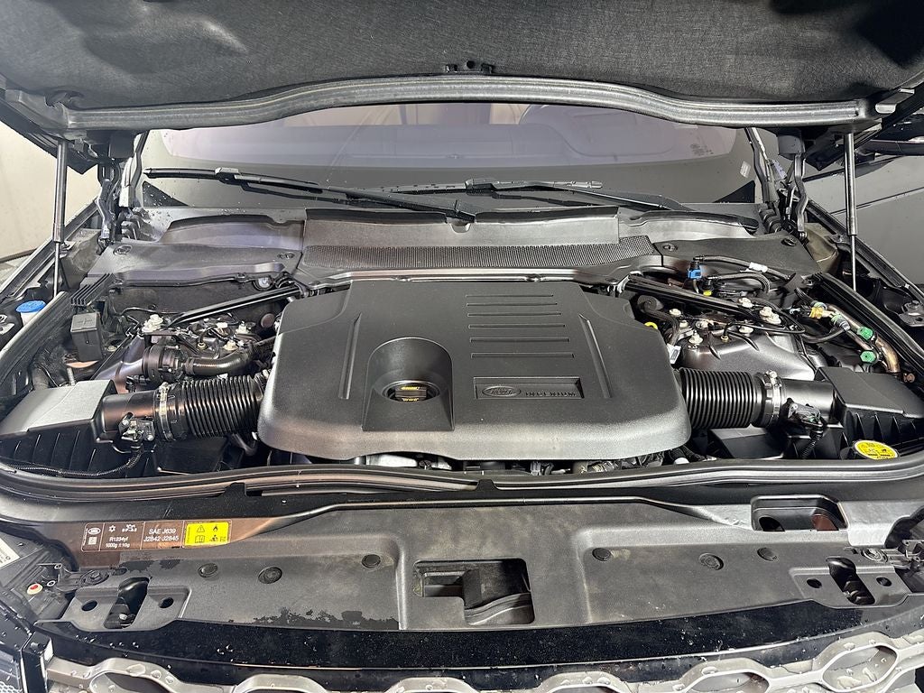 2023 Land Rover Discovery Metropolitan Edition