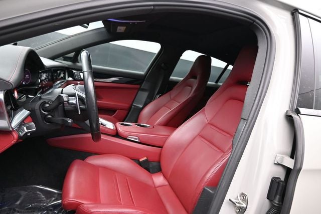 2022 Porsche Panamera 4