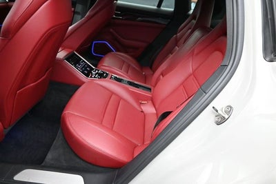 2022 Porsche Panamera 4