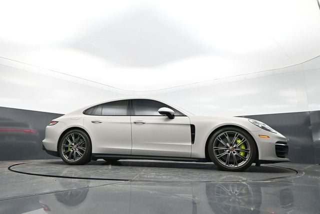 2022 Porsche Panamera 4