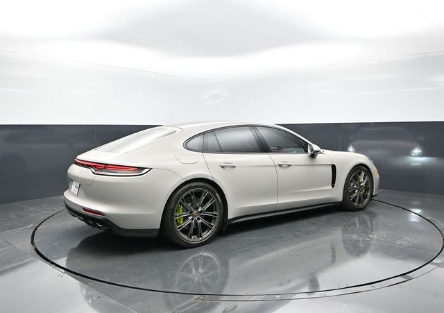 2022 Porsche Panamera 4