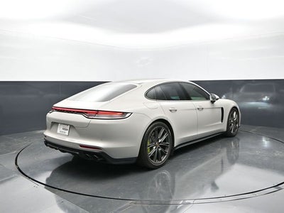 2022 Porsche Panamera 4